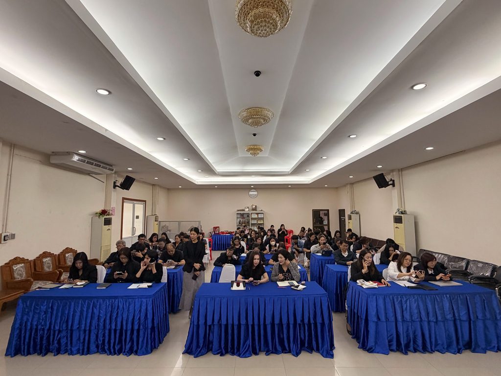 เทศบาลเมืองปากแพรก ยกระดับสู่องค์กรดิจิทัล ติวเข้มบุคลากร เจ้าหน้าที่ ข้าราชการ กองการเทศบาล นำเทคโนโลยี AI เพิ่มประสิทธิภาพการบริการประชาชน โดยวิทยากร อ.ดร.ต้นรัก ธวัชชัย สุขสีดา วิทยากรผู้เชี่ยวชาญด้านปัญญาประดิษฐ์ (Generative AI) ดร.ธวัชชัย สุขสีดา วิทยากรอบรมเทศบาล อบต. อบจ. ai ข้าราชการเจ้าหน้าที่ 134