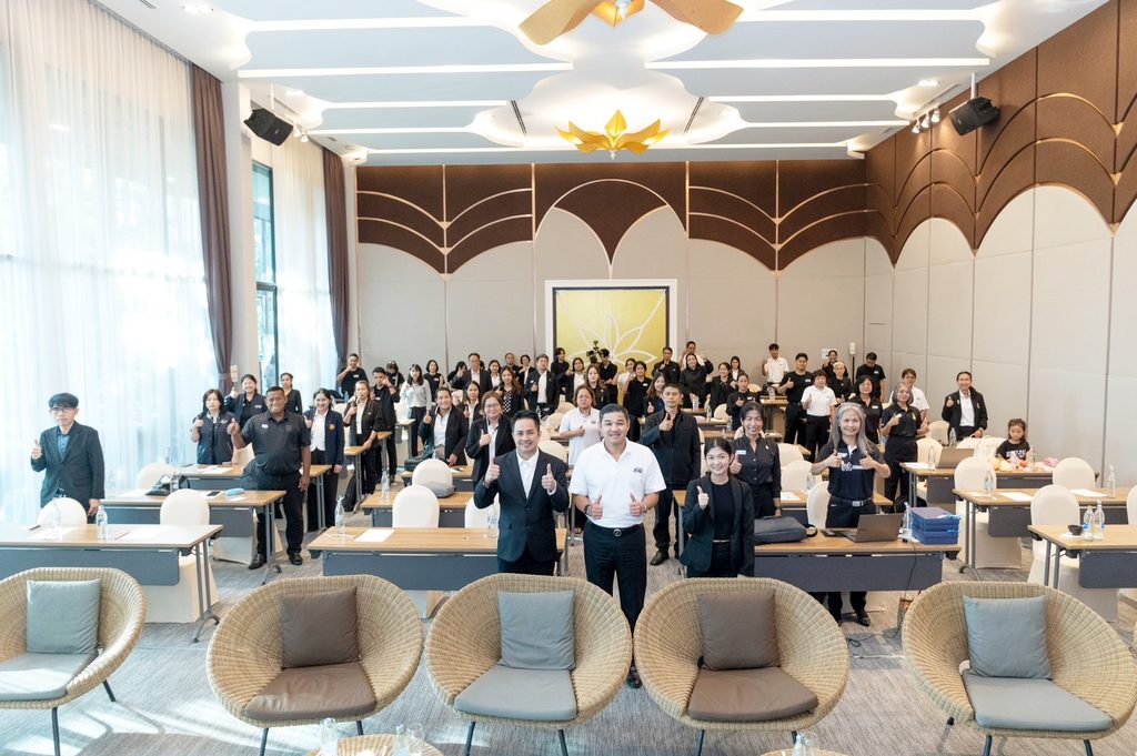 สำนักงานสถิติแห่งชาติ เดินหน้ายกระดับสถิติระดับจังหวัดและภาคีเครือข่ายสมุทรสงคราม จัดอบรมสัมมนา "ประยุกต์ใช้ AI และเทคโนโลยีดิจิทัล ขับเคลื่อนการตัดสินใจยุคใหม่" โดยวิทยากร อาจารย์ ดร.ต้นรัก ธวัชชัย สุขสีดา ผู้เชี่ยวชาญด้านเทคโนโลยีดิจิทัลและ AI ประยุกต์ใช้ ai สำนักงานสถิติแห่งชาติ อ.ดร.ต้นรัก ธวัชชัย 674