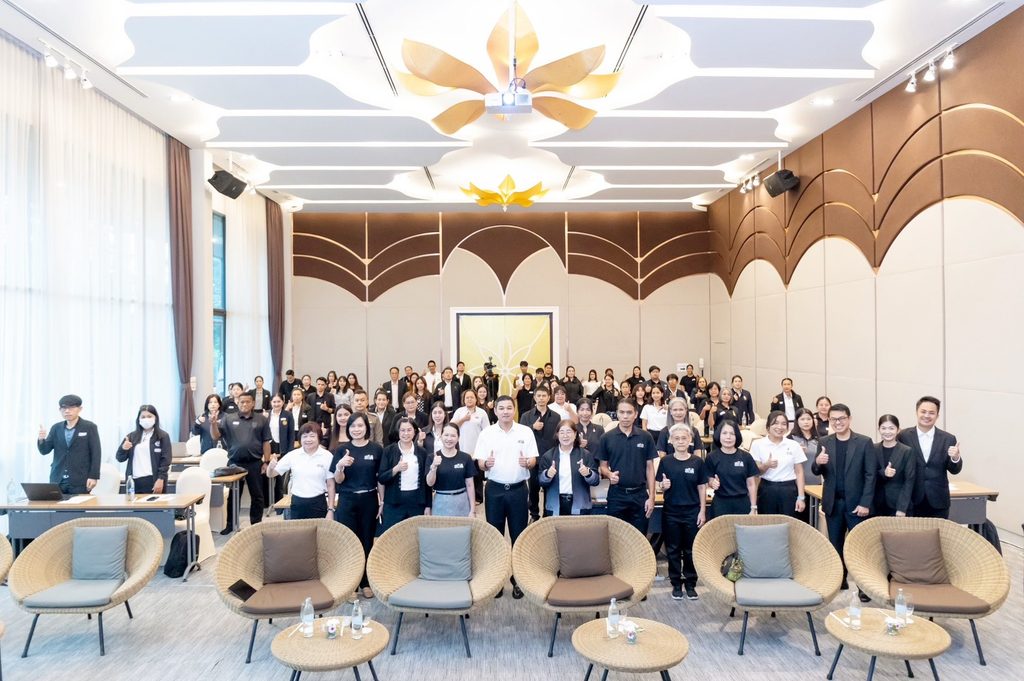 สำนักงานสถิติแห่งชาติ เดินหน้ายกระดับสถิติระดับจังหวัดและภาคีเครือข่ายสมุทรสงคราม จัดอบรมสัมมนา "ประยุกต์ใช้ AI และเทคโนโลยีดิจิทัล ขับเคลื่อนการตัดสินใจยุคใหม่" โดยวิทยากร อาจารย์ ดร.ต้นรัก ธวัชชัย สุขสีดา ผู้เชี่ยวชาญด้านเทคโนโลยีดิจิทัลและ AI ประยุกต์ใช้ ai สำนักงานสถิติแห่งชาติ อ.ดร.ต้นรัก ธวัชชัย 875
