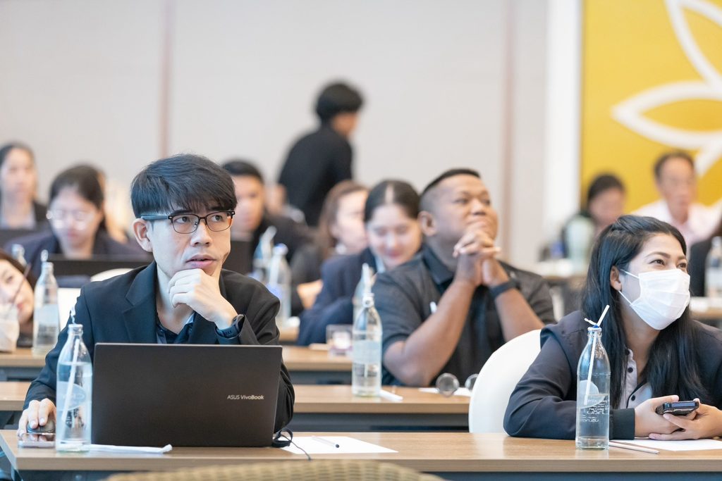 สำนักงานสถิติแห่งชาติ เดินหน้ายกระดับสถิติระดับจังหวัดและภาคีเครือข่ายสมุทรสงคราม จัดอบรมสัมมนา "ประยุกต์ใช้ AI และเทคโนโลยีดิจิทัล ขับเคลื่อนการตัดสินใจยุคใหม่" โดยวิทยากร อาจารย์ ดร.ต้นรัก ธวัชชัย สุขสีดา ผู้เชี่ยวชาญด้านเทคโนโลยีดิจิทัลและ AI ประยุกต์ใช้ ai สำนักงานสถิติแห่งชาติ อ.ดร.ต้นรัก ธวัชชัย875