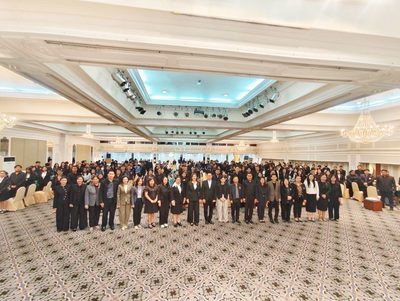 อบรมสัมมนา "นวัตกรรมดิจิทัลและการประยุกต์ AI ในงานภาครัฐ” สำหรับผู้บริหาร ผอ. รอง ผอ. ข้าราชการครู และเจ้าหน้าที่ จากสำนักงานส่งเสริมการเรียนรู้ประจำกรุงเทพมหานคร ทั้ง 50 เขต กว่า 290 ท่าน โดยวิทยากร อ.ดร.ต้นรัก ธวัชชัย สุขสีดา ผู้เชี่ยวชาญด้านปัญญาประดิษฐ์ (Generative AI) อ.ดร.ต้นรัก วิทยากรนวัตกรรมดิจิทัล ai งานภาครัฐ 5