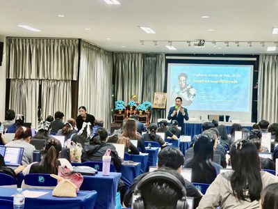 โรงเรียนแสนสุข จัดอบรมเชิงปฏิบัติการ “AI FOR TEACHER” ดึง อ.ดร.ธวัชชัย สุขสีดา เสริมทัพพัฒนาครูยุคใหม่ มุ่งสร้างนวัตกรรมสื่อการสอนดิจิทัล อ.ดร.ธวัชชัย สุขสีดา วิทยากรอบรมคู ผู้บริหารสถานศึกษา