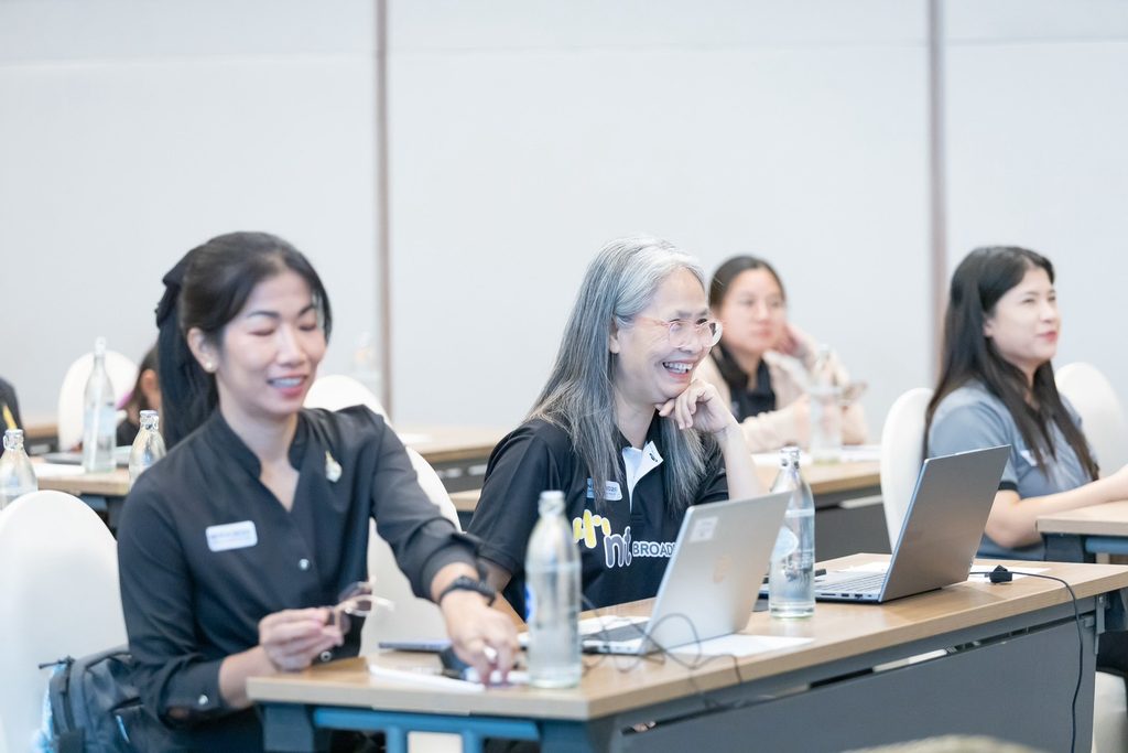 สำนักงานสถิติแห่งชาติ เดินหน้ายกระดับสถิติระดับจังหวัดและภาคีเครือข่ายสมุทรสงคราม จัดอบรมสัมมนา "ประยุกต์ใช้ AI และเทคโนโลยีดิจิทัล ขับเคลื่อนการตัดสินใจยุคใหม่" โดยวิทยากร อาจารย์ ดร.ต้นรัก ธวัชชัย สุขสีดา ผู้เชี่ยวชาญด้านเทคโนโลยีดิจิทัลและ AI 765
